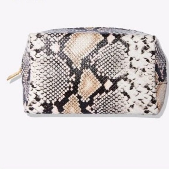 tarte Handbags - *NWT* ✨ HP✨ Tarte Fab&Faux Vegan Medium Makeup Case